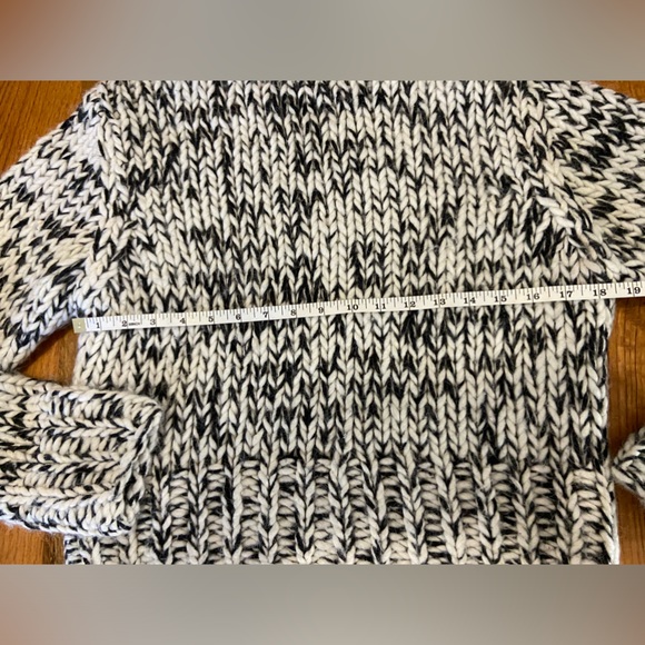 Ann Taylor Chunky Turtleneck Sweater in Black and White, Super Cozy, Sz Medium - Picture 6 of 7